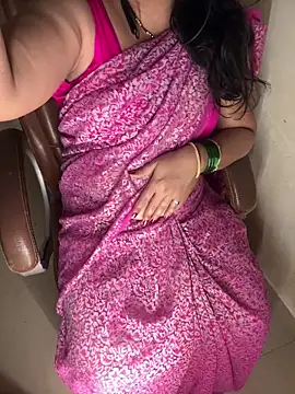 Snapshot of Love-priya chatting on 03.10.26 Love-priya online show from 03.10.26