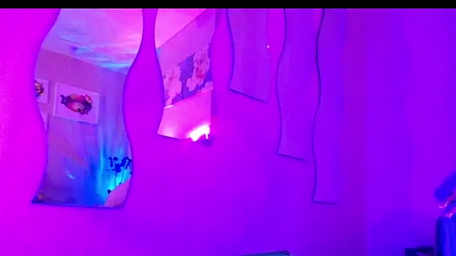 Snapshot of Lia_Roxx chatting on 02.10.25 Lia Roxx online show from 02.10.25