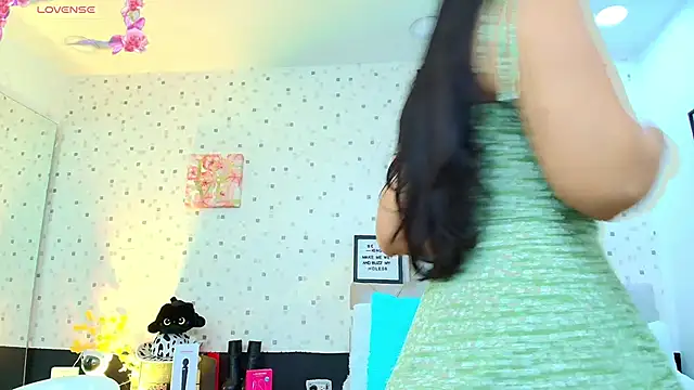 Snapshot of JulietaReyess chatting on 03.17.26 JulietaReyess online show from 03.17.26