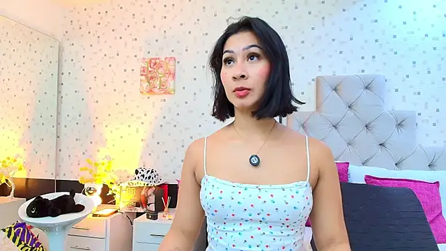 Snapshot of JulietaReyess chatting on 04.21.26 JulietaReyess online show from 04.21.26