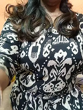 CUTE SOPHIA- online show from 01.24.25