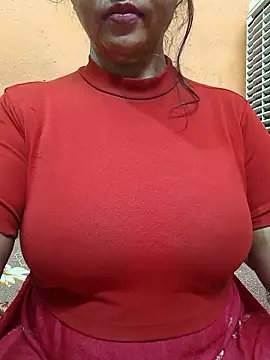 Snapshot of CUTE_SOPHIA- chatting on 05.22.26 CUTE SOPHIA- online show from 05.22.26