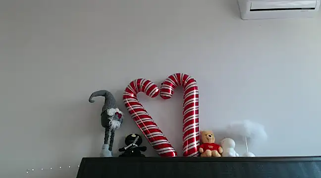 Snapshot of _mika_in_passion chatting on 02.18.25 mika in passion online show from 02.18.25