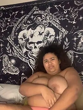 KittyLoroi online show from 11.04.25