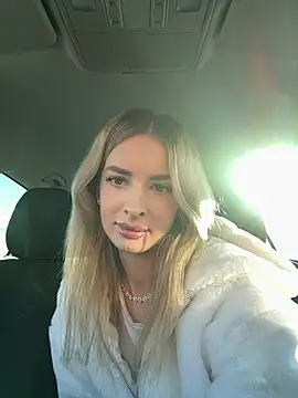 Snapshot of EvieEvans chatting on 02.02.25 EvieEvans online show from 02.02.25