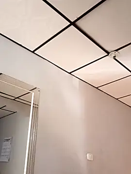 Snapshot of stefanie010 chatting on 03.21.25 stefanie010 online show from 03.21.25