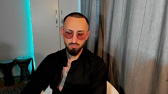 Snapshot of Baddfuckerr chatting on 01.31.25 Baddfuckerr online show from 01.31.25
