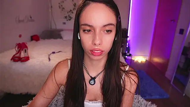 Snapshot of Dayna_Nebula chatting on 10.13.25 Dayna Nebula online show from 10.13.25