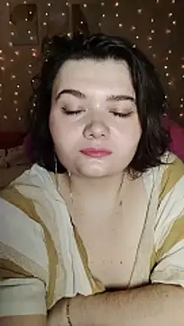 Snapshot of DenisHailey chatting on 11.16.25 DenisHailey online show from 11.16.25