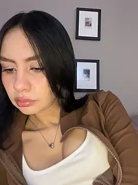 Snapshot of romma95 chatting on 07.15.26 romma95 online show from 07.15.26