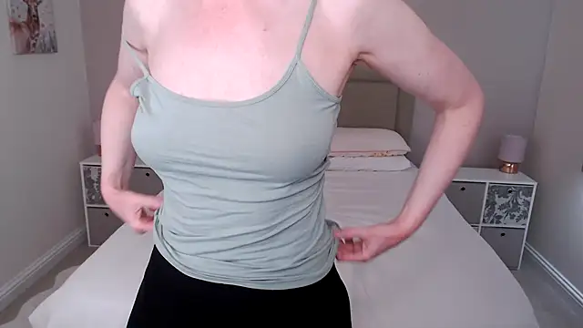 Snapshot of British_Goddess_Anna chatting on 01.28.25 British Goddess Anna online show from 01.28.25