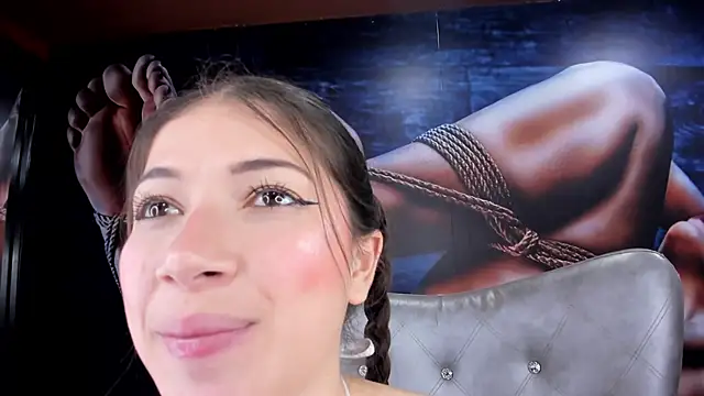 Snapshot of miss__pamela chatting on 12.13.24 miss  pamela online show from 12.13.24