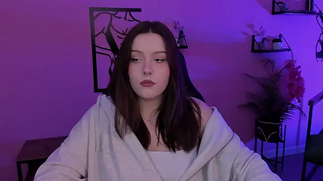 CoralineKeyns online show from 12.17.24