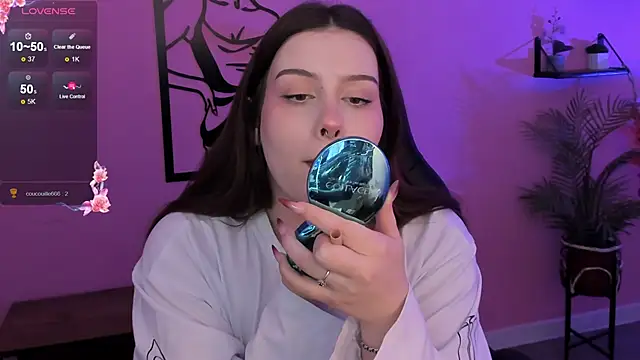 CoralineKeyns online show from 03.05.25