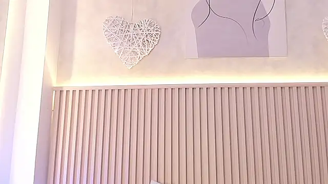 daiana curly online show from 12.02.25