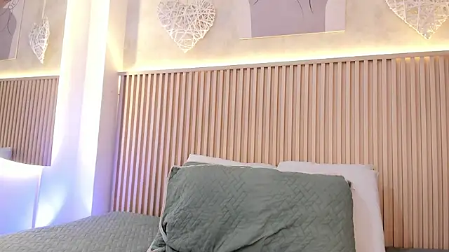 daiana curly online show from 02.07.26