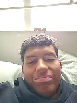 Snapshot of xrobXstax chatting on 11.15.25 xrobXstax online show from 11.15.25