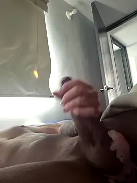 Snapshot of xrobXstax chatting on 11.20.25 xrobXstax online show from 11.20.25