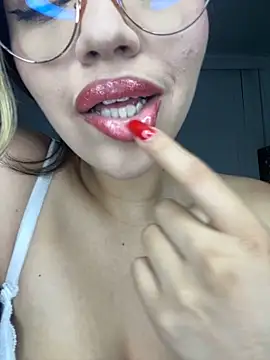 IamCloe online show from 02.06.25