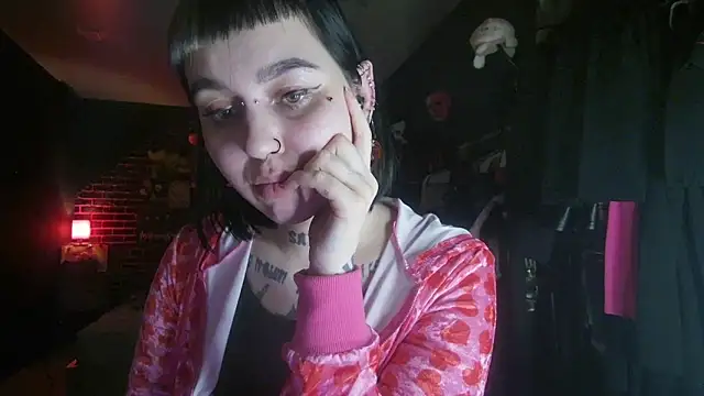 Snapshot of MoorderxDoll chatting on 12.30.24 MoorderxDoll online show from 12.30.24