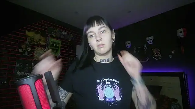 Snapshot of MoorderxDoll chatting on 11.25.25 MoorderxDoll online show from 11.25.25