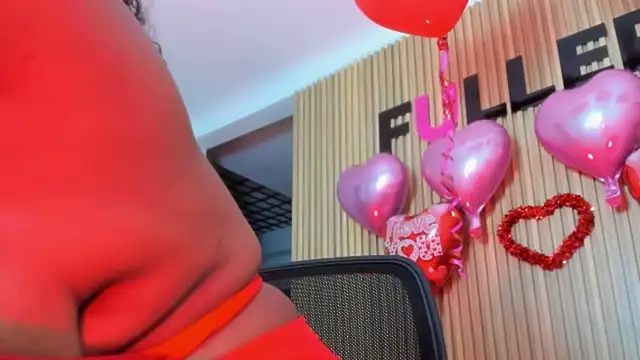 Snapshot of AliciaMiilf chatting on 02.14.25 AliciaMiilf online show from 02.14.25