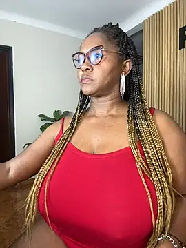 Snapshot of AliciaMiilf chatting on 03.16.25 AliciaMiilf online show from 03.16.25