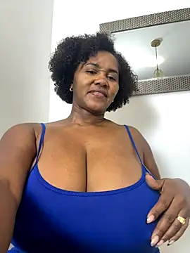 Snapshot of AliciaMiilf chatting on 11.07.25 AliciaMiilf online show from 11.07.25