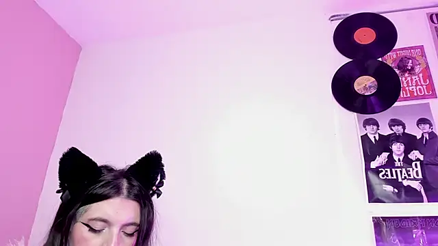 Sachi Meow online show from 12.22.25