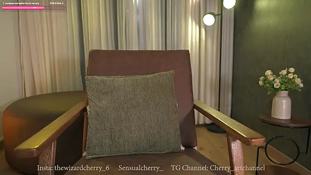 Snapshot of Miss_beee chatting on 07.13.26 Miss beee online show from 07.13.26