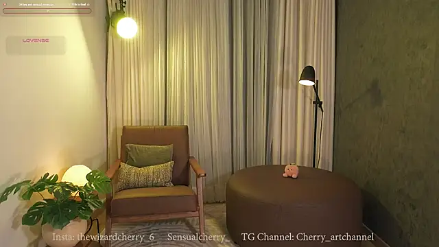 Snapshot of Miss_beee chatting on 07.21.26 Miss beee online show from 07.21.26
