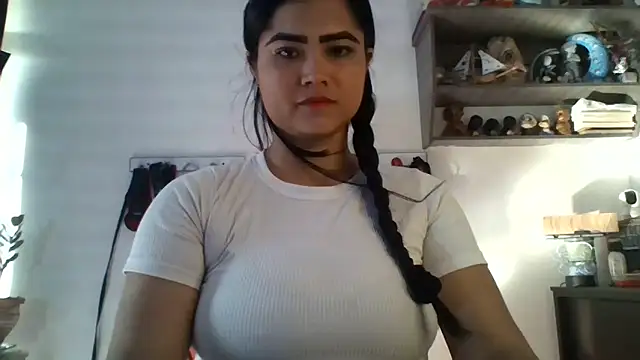 Snapshot of scarlet-kennedy98 chatting on 12.11.24 scarlet-kennedy98 online show from 12.11.24