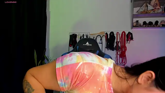 Snapshot of scarlet-kennedy98 chatting on 12.20.24 scarlet-kennedy98 online show from 12.20.24