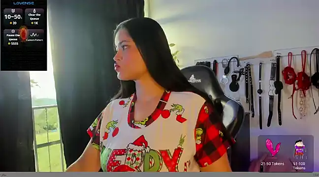 Snapshot of scarlet-kennedy98 chatting on 01.18.25 scarlet-kennedy98 online show from 01.18.25