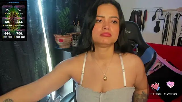 Snapshot of scarlet-kennedy98 chatting on 02.18.25 scarlet-kennedy98 online show from 02.18.25