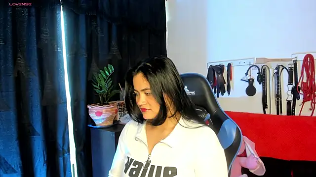 Snapshot of scarlet-kennedy98 chatting on 02.21.25 scarlet-kennedy98 online show from 02.21.25
