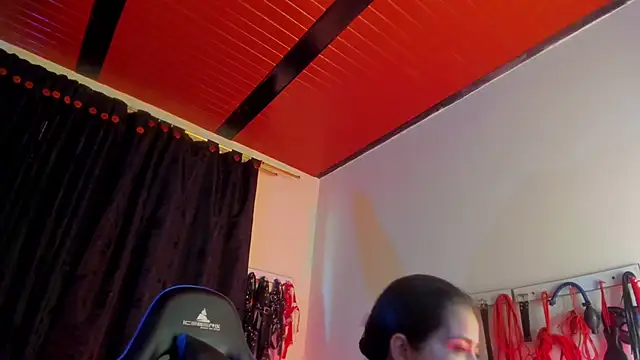 Snapshot of scarlet-kennedy98 chatting on 10.16.25 scarlet-kennedy98 online show from 10.16.25