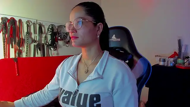 Snapshot of scarlet-kennedy98 chatting on 02.04.26 scarlet-kennedy98 online show from 02.04.26