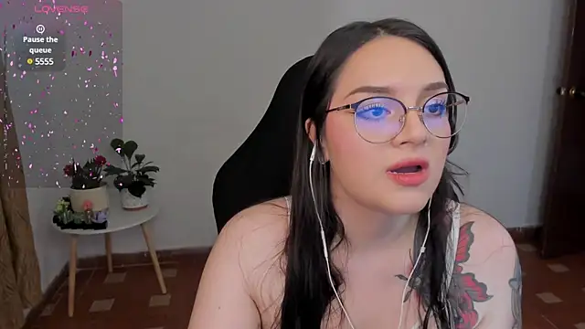 anaveleeez online show from 12.14.24