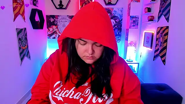 Snapshot of Luise_Meyrink chatting on 12.18.24 Luise Meyrink online show from 12.18.24