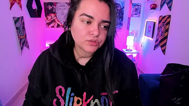 Snapshot of Luise_Meyrink chatting on 12.20.24 Luise Meyrink online show from 12.20.24