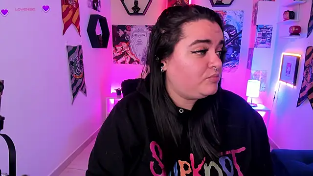 Snapshot of Luise_Meyrink chatting on 12.20.24 Luise Meyrink online show from 12.20.24