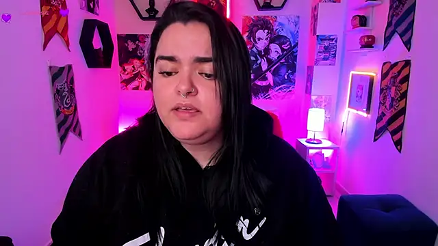 Snapshot of Luise_Meyrink chatting on 12.22.24 Luise Meyrink online show from 12.22.24