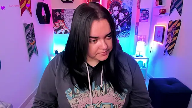 Snapshot of Luise_Meyrink chatting on 12.26.24 Luise Meyrink online show from 12.26.24