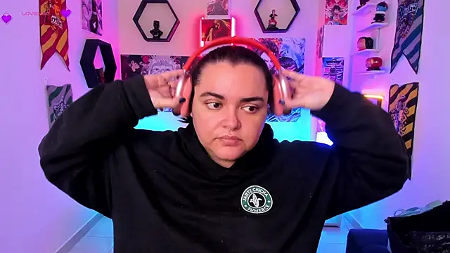 Snapshot of Luise_Meyrink chatting on 12.27.24 Luise Meyrink online show from 12.27.24