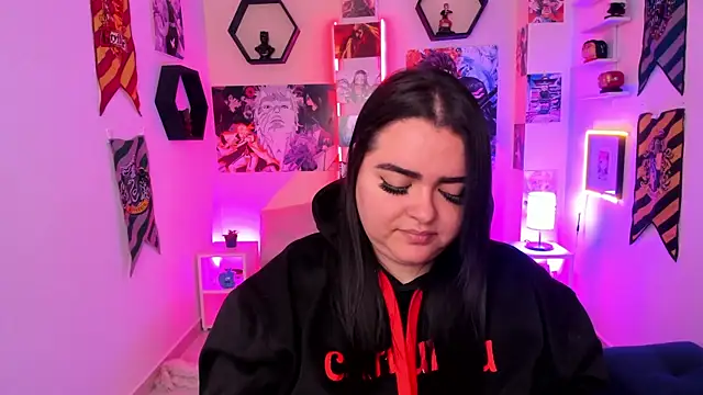 Snapshot of Luise_Meyrink chatting on 01.31.25 Luise Meyrink online show from 01.31.25