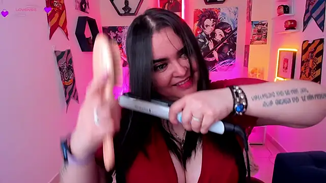 Snapshot of Luise_Meyrink chatting on 02.13.25 Luise Meyrink online show from 02.13.25