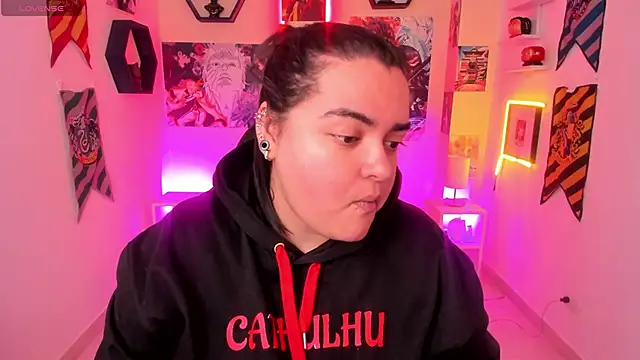 Snapshot of Luise_Meyrink chatting on 02.16.25 Luise Meyrink online show from 02.16.25