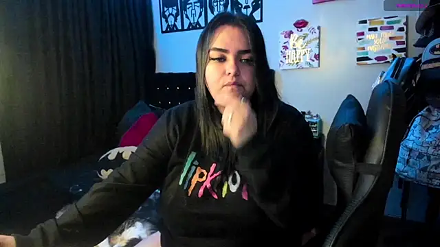 Snapshot of Luise_Meyrink chatting on 02.20.25 Luise Meyrink online show from 02.20.25