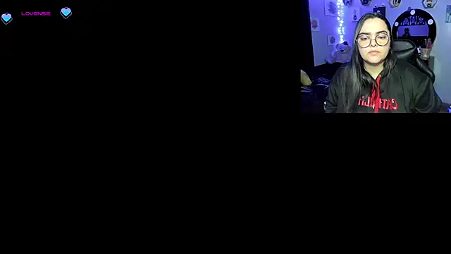 Snapshot of Luise_Meyrink chatting on 02.22.25 Luise Meyrink online show from 02.22.25